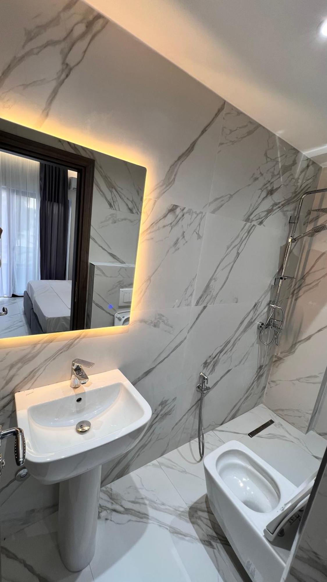 Lezet Hotel Sarandë 외부 사진
