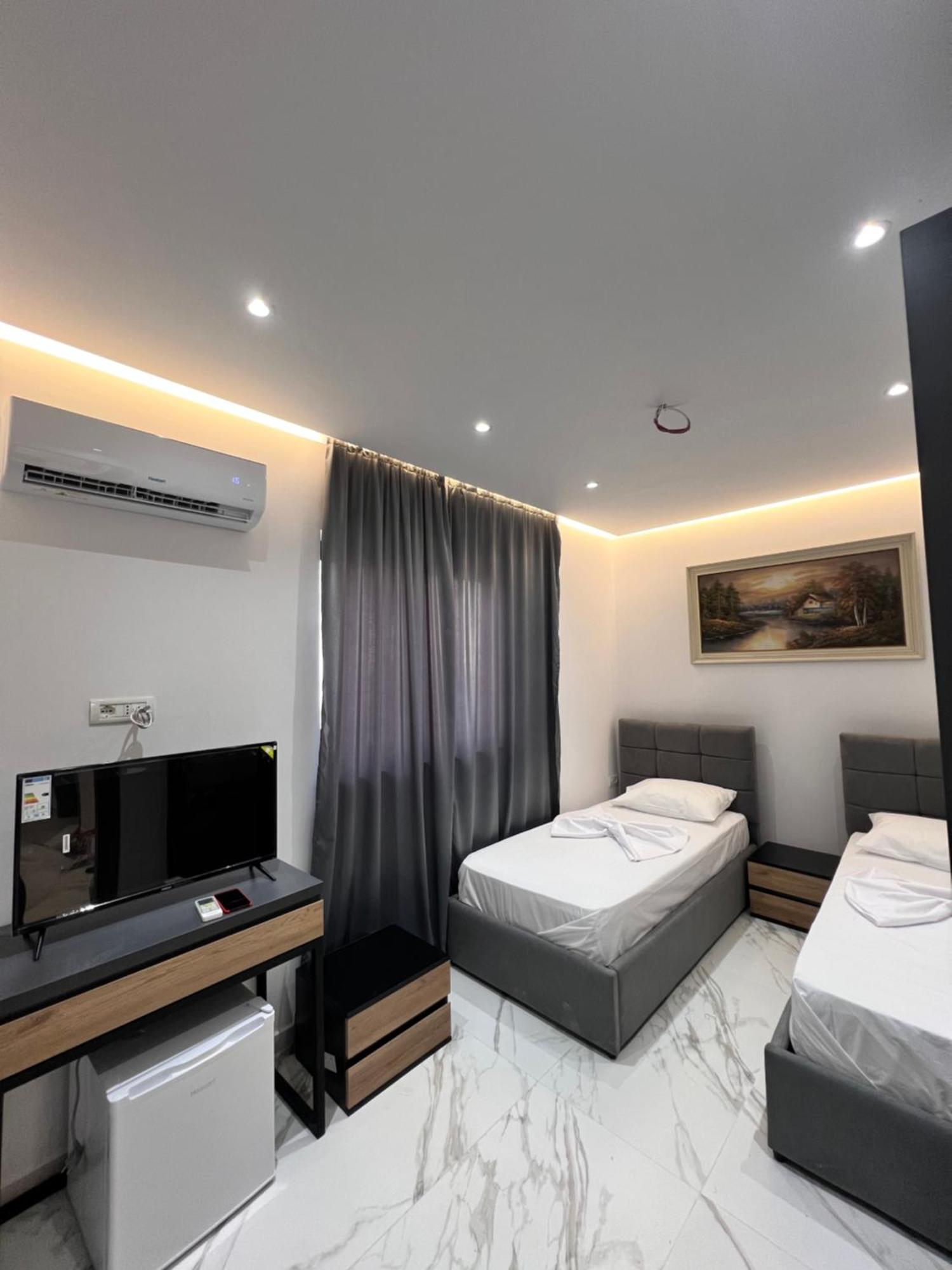 Lezet Hotel Sarandë 외부 사진